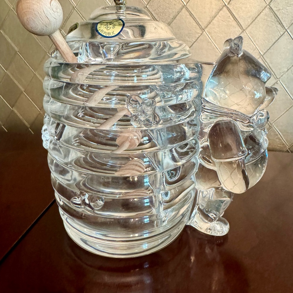 Bohemia crystal Winnie the Pooh honey pot retired piece RARE
